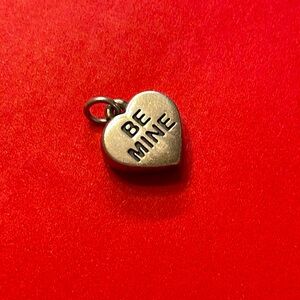 ⭐️James Avery Be Mine retired charm⭐️